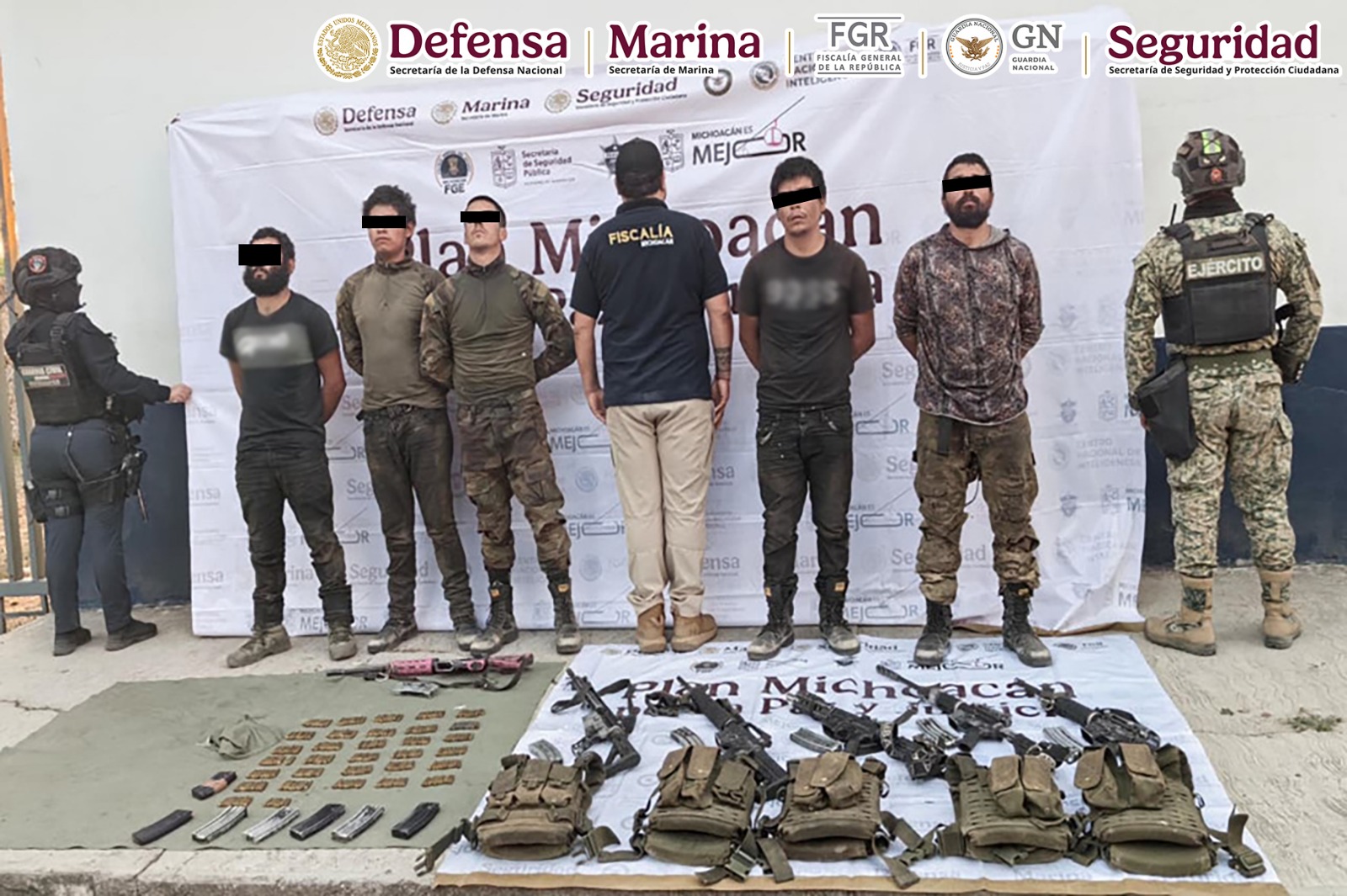 Nueve detenidos y armamento asegurado en Michoacán